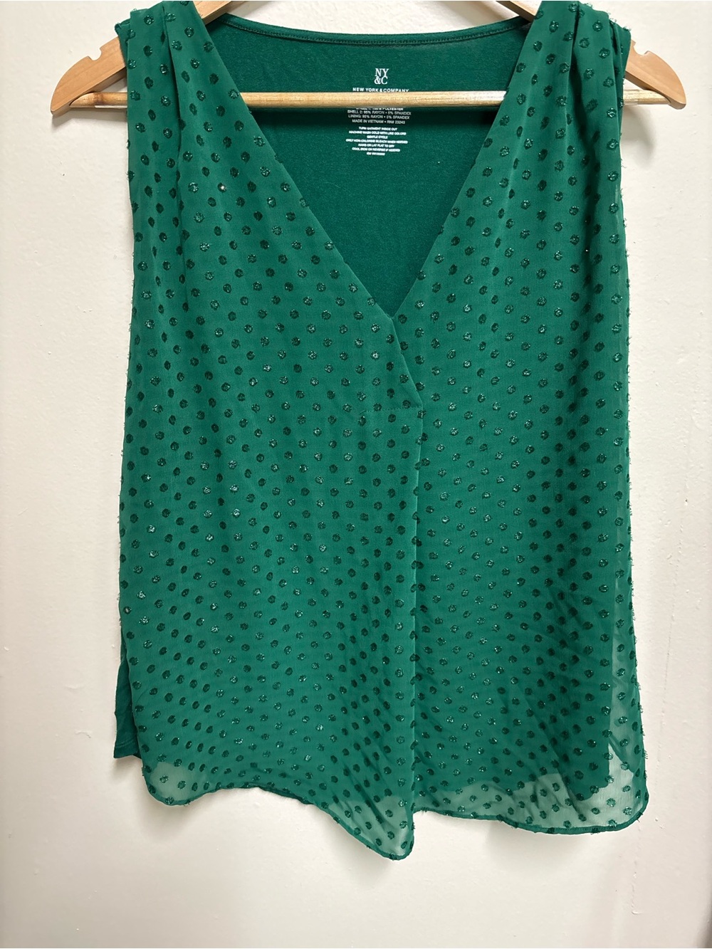 New York & Company Emerald Green Beaded V-Neck Sleeveless Camisole